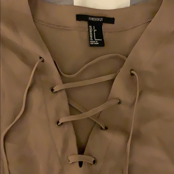 Forever 21 womens dressy tie up shirt - Picture 2 of 4